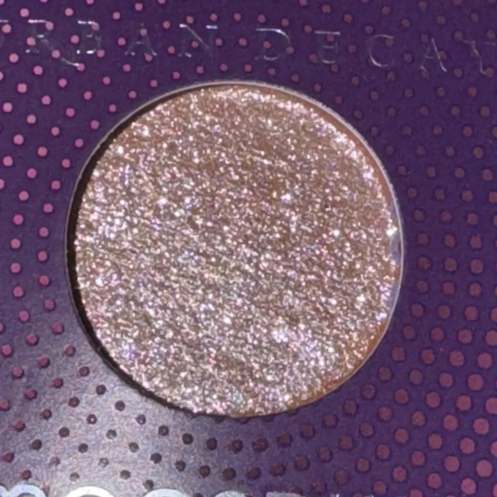 Urban Decay Moondust Glitter Eyeshadow in Shimmering Pink - Picture 4 of 4